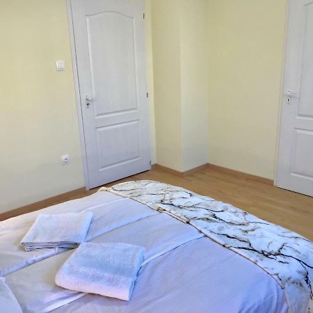 Ella Apartman Debrecen Exterior foto