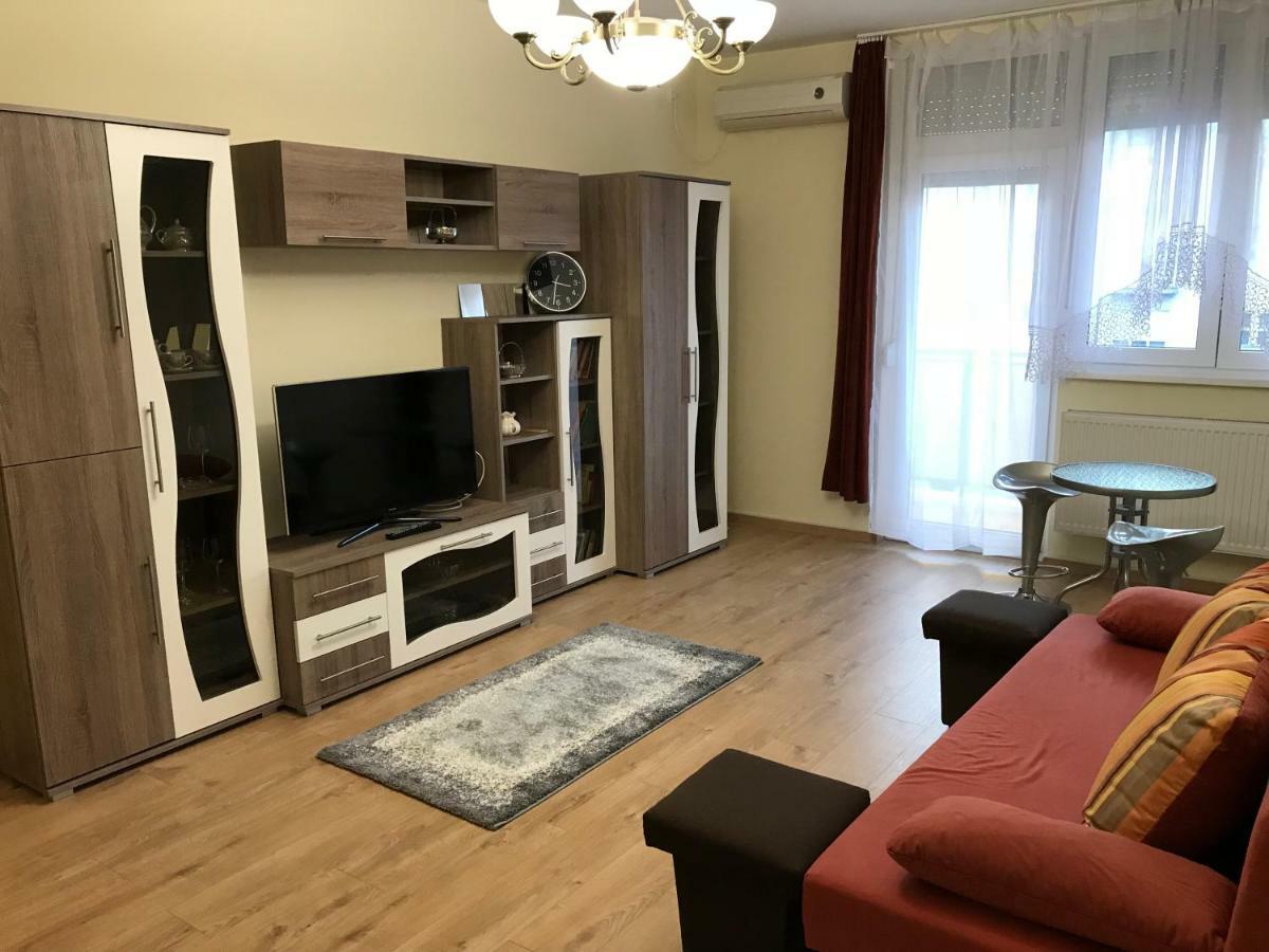 Ella Apartman Debrecen Exterior foto
